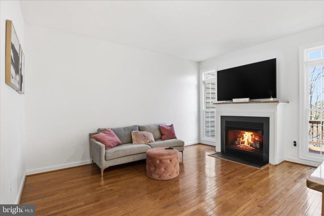 4550 FAIR VALLEY DR, Fairfax, VA 22033