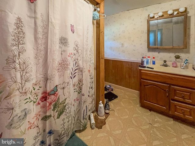 619 MAIN ST, Leesburg, NJ 08327