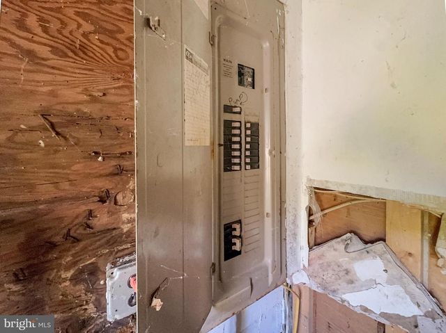 619 MAIN ST, Leesburg, NJ 08327