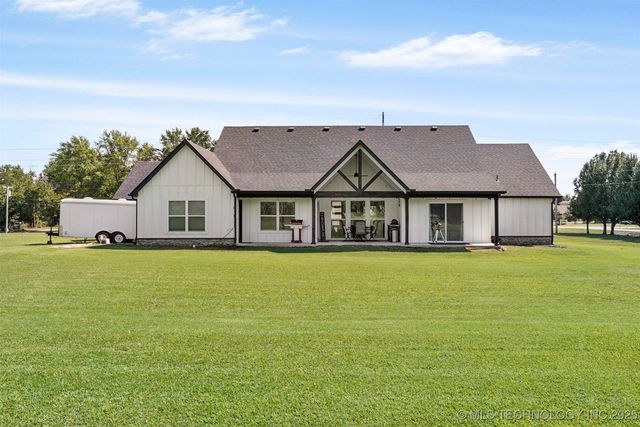 13801 E 460 Road, Claremore, OK 74017