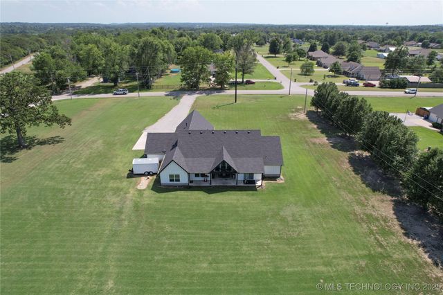 13801 E 460 Road, Claremore, OK 74017