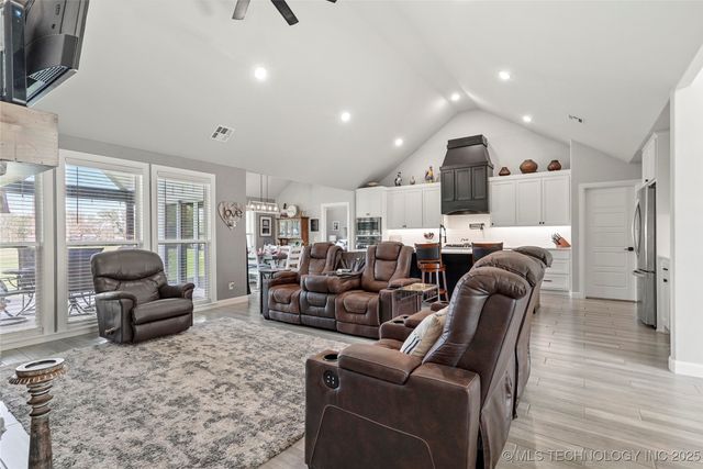 13801 E 460 Road, Claremore, OK 74017