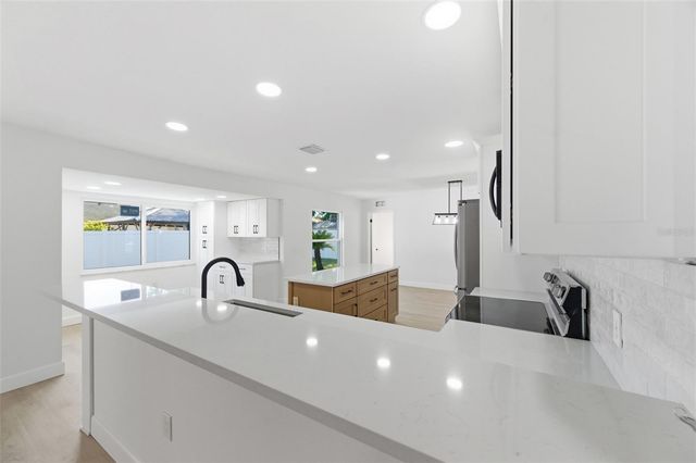 11180 113TH AVENUE, Largo, FL 33778