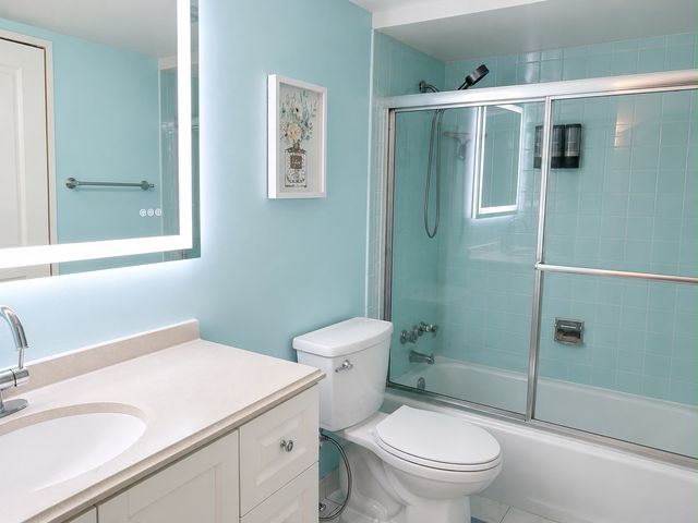 6330 Lincoln Avenue 1E, Morton Grove, IL 60053