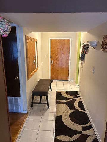 6330 Lincoln Avenue 1E, Morton Grove, IL 60053