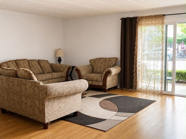 6330 Lincoln Avenue 1E, Morton Grove, IL 60053