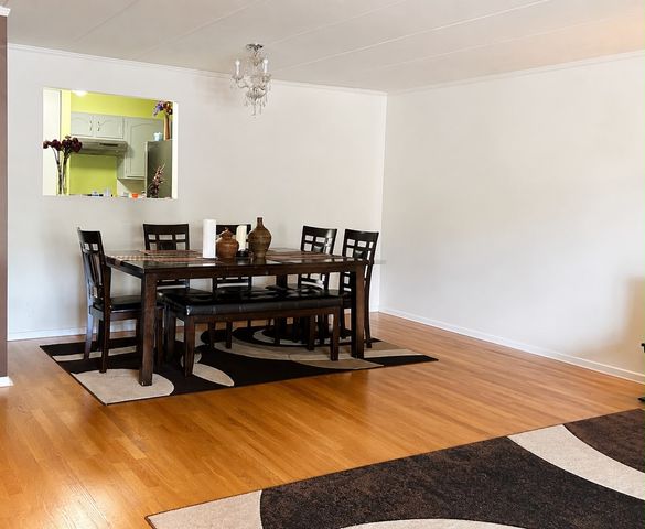 6330 Lincoln Avenue 1E, Morton Grove, IL 60053