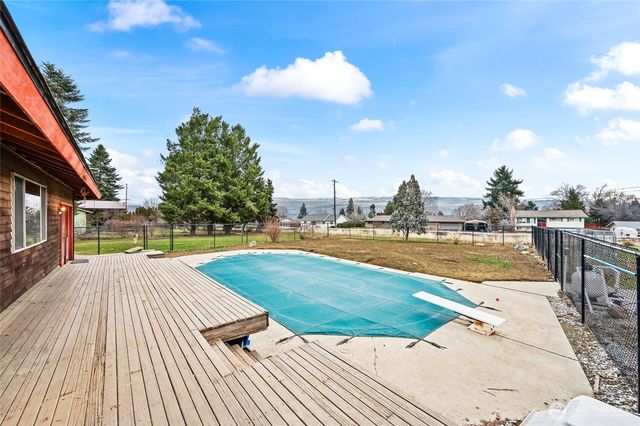 1919 B 5th St, Wenatchee, WA 98801