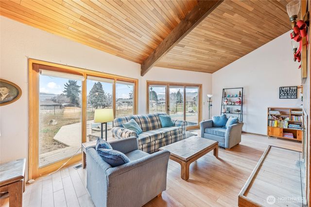 1919 B 5th St, Wenatchee, WA 98801