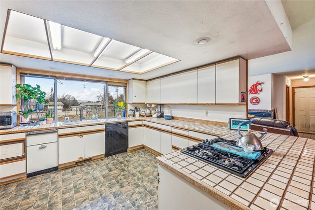 1919 B 5th St, Wenatchee, WA 98801