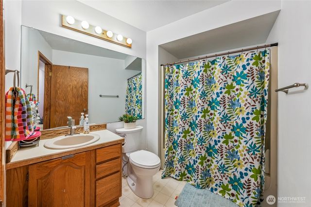 1919 B 5th St, Wenatchee, WA 98801