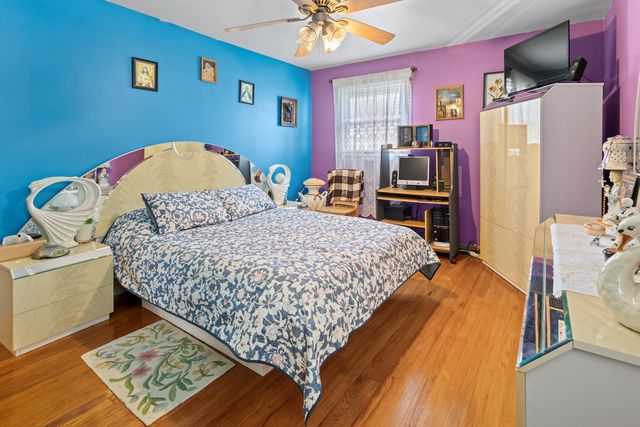 1418 S Hickory Drive, Mount Prospect, IL 60056