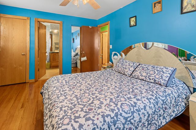 1418 S Hickory Drive, Mount Prospect, IL 60056