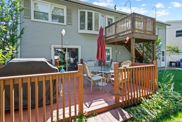 1418 S Hickory Drive, Mount Prospect, IL 60056