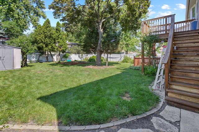 1418 S Hickory Drive, Mount Prospect, IL 60056