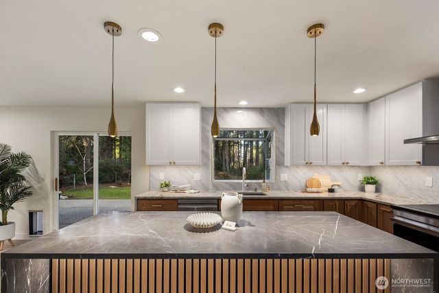 1182 SE Irish Court, Port Orchard, WA 98367