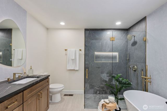 1182 SE Irish Court, Port Orchard, WA 98367