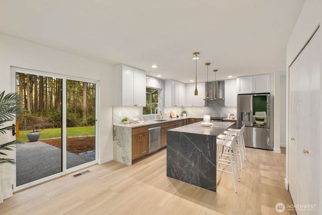 1182 SE Irish Court, Port Orchard, WA 98367