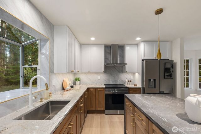 1182 SE Irish Court, Port Orchard, WA 98367