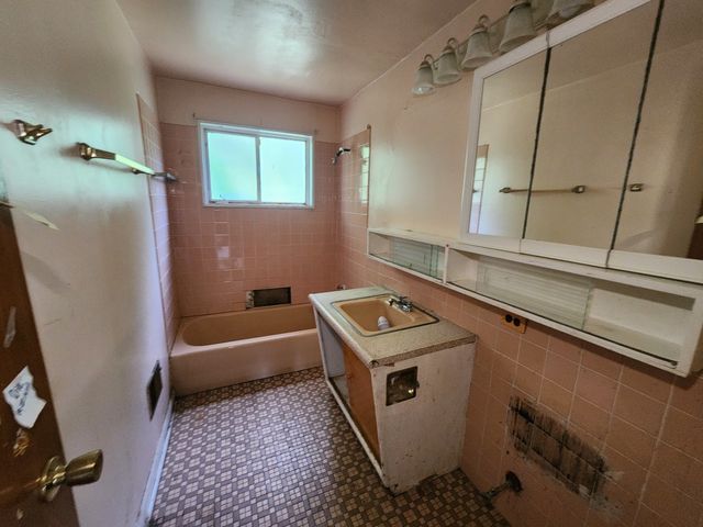 1228 E 85th Street, Chicago, IL 60619