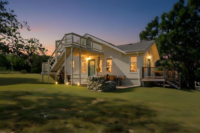 1025 Lake Shore DR, Spicewood, TX 78669