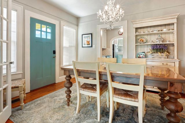 1025 Lake Shore DR, Spicewood, TX 78669