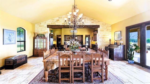 13661 E HIGHWAY 90, Kingsbury, TX 78638