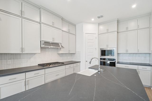 110 Comfort DR, Buda, TX 78610