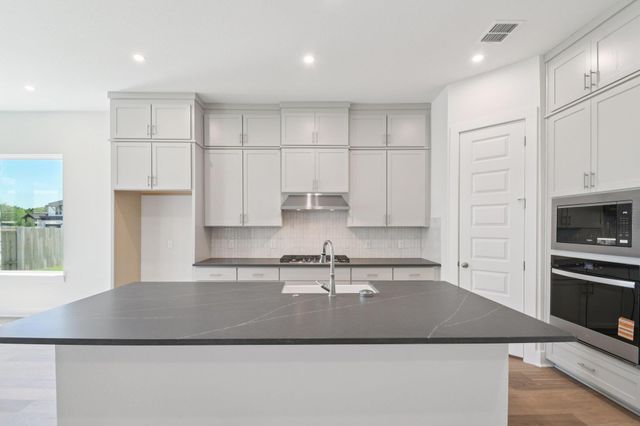110 Comfort DR, Buda, TX 78610