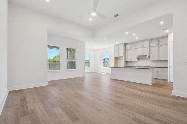 110 Comfort DR, Buda, TX 78610