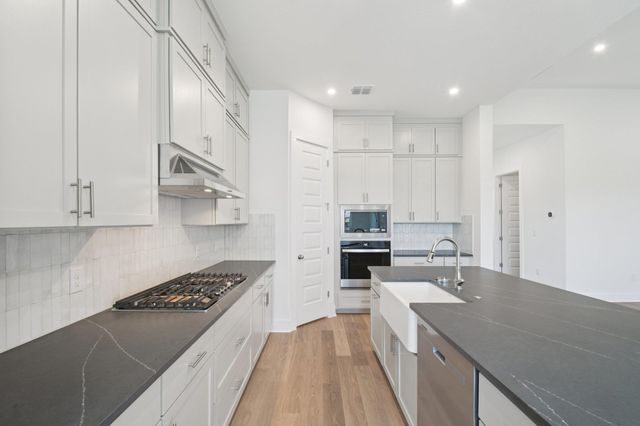 110 Comfort DR, Buda, TX 78610