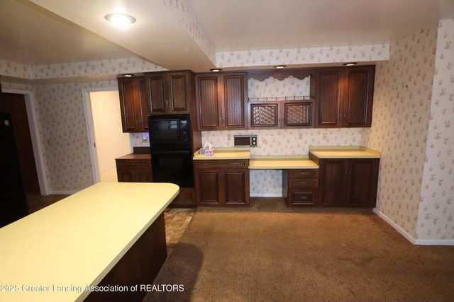 3723 Springbrook Lane, Lansing, MI 48917