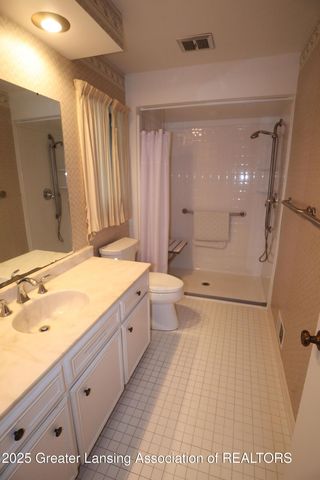 3723 Springbrook Lane, Lansing, MI 48917