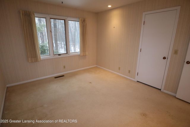 3723 Springbrook Lane, Lansing, MI 48917