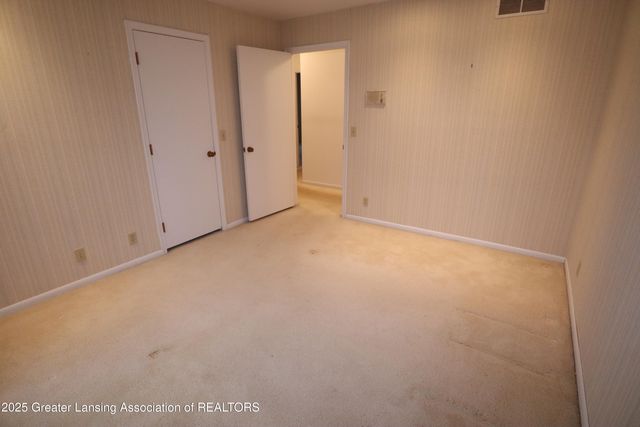 3723 Springbrook Lane, Lansing, MI 48917