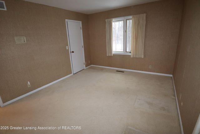 3723 Springbrook Lane, Lansing, MI 48917