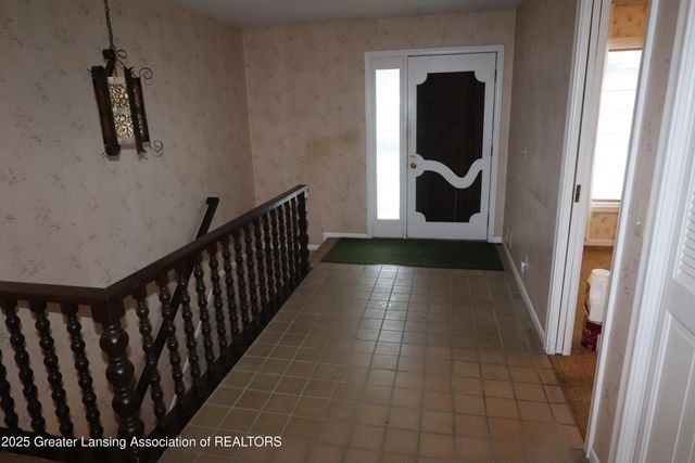 3723 Springbrook Lane, Lansing, MI 48917