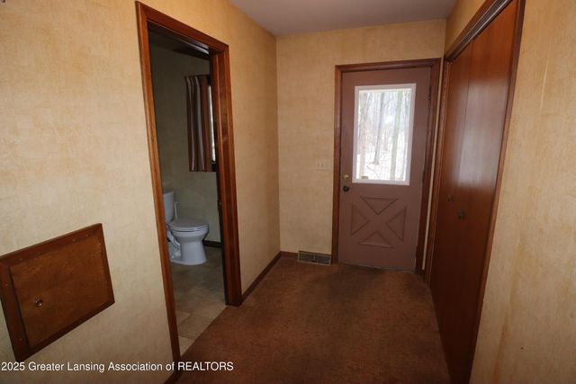 3723 Springbrook Lane, Lansing, MI 48917