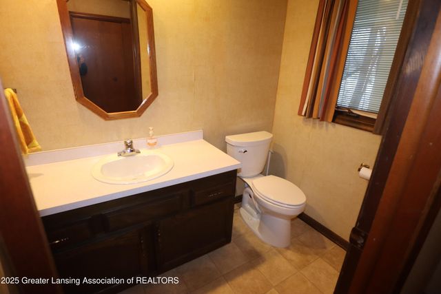 3723 Springbrook Lane, Lansing, MI 48917