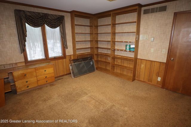 3723 Springbrook Lane, Lansing, MI 48917