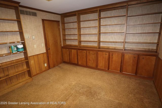 3723 Springbrook Lane, Lansing, MI 48917