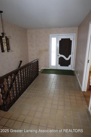 3723 Springbrook Lane, Lansing, MI 48917