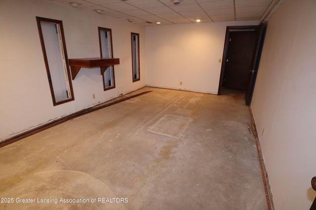 3723 Springbrook Lane, Lansing, MI 48917