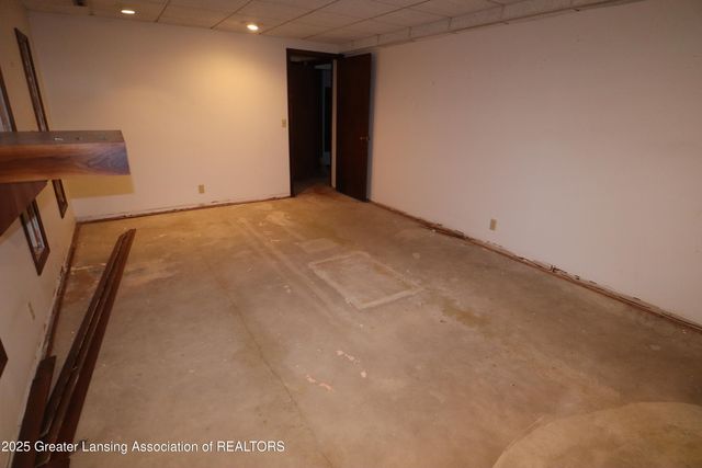 3723 Springbrook Lane, Lansing, MI 48917