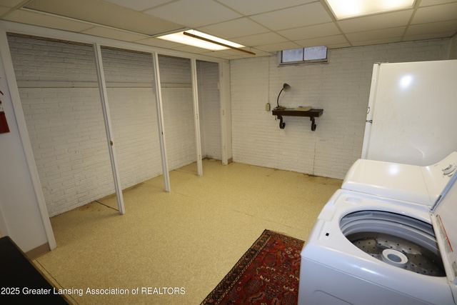 3723 Springbrook Lane, Lansing, MI 48917