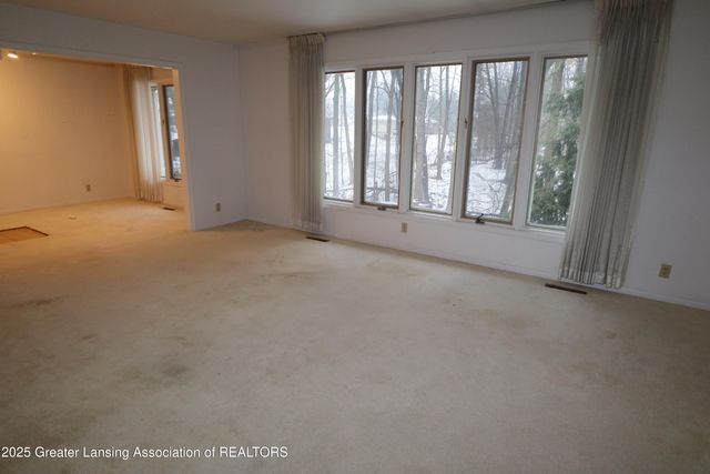 3723 Springbrook Lane, Lansing, MI 48917