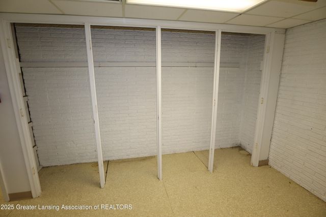 3723 Springbrook Lane, Lansing, MI 48917