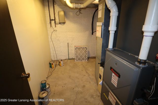 3723 Springbrook Lane, Lansing, MI 48917