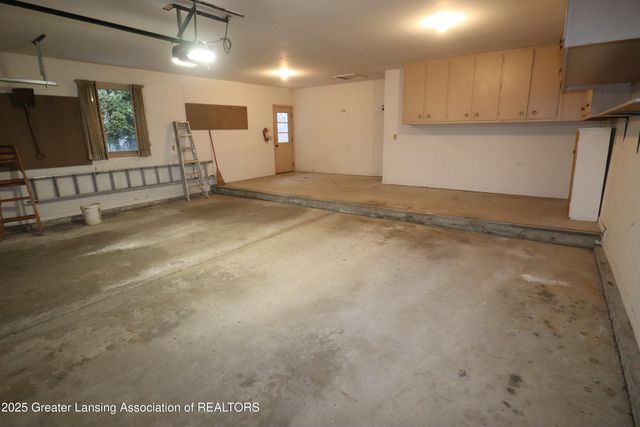 3723 Springbrook Lane, Lansing, MI 48917