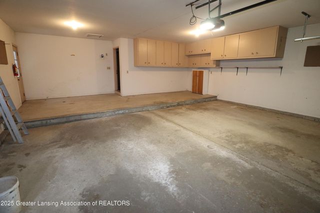 3723 Springbrook Lane, Lansing, MI 48917